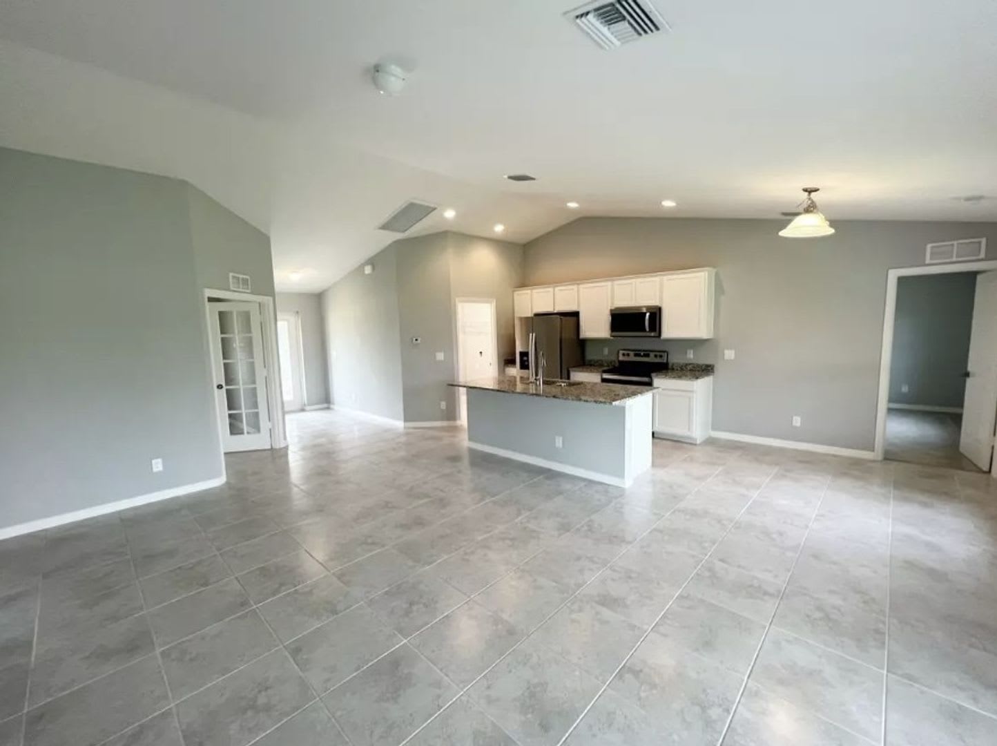 3 Bedroom 2 Bathroom Home with a Den! – photo 3