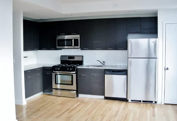 393 W 25th St – photo 3