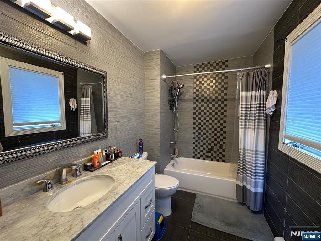 724 Undercliff Avenue – photo 2