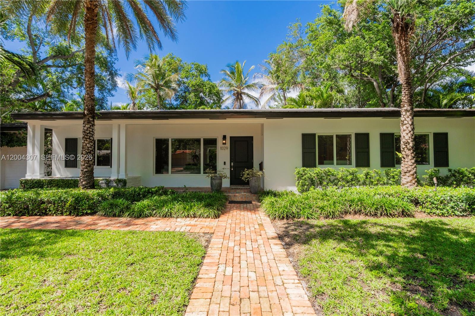 1029 Mariposa Avenue – photo 2