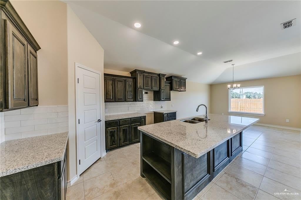 5201 Umar Avenue – photo 5