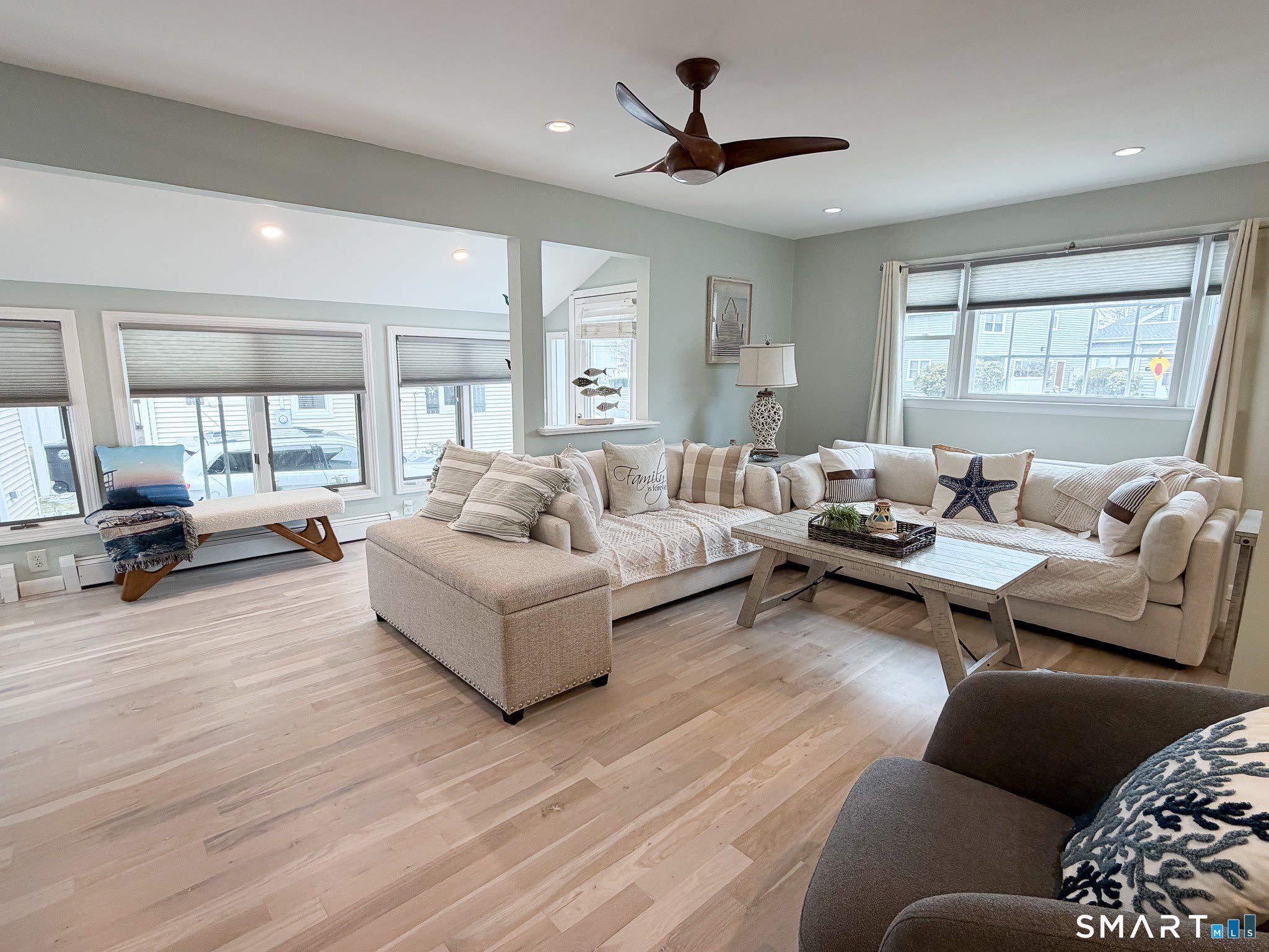 945 E Broadway – photo 4