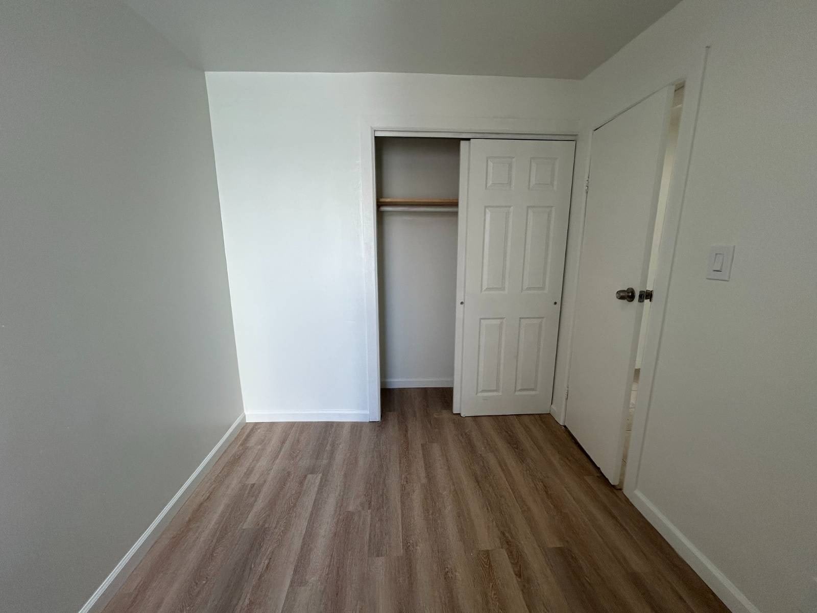 681 Rhinelander Ave – photo 4