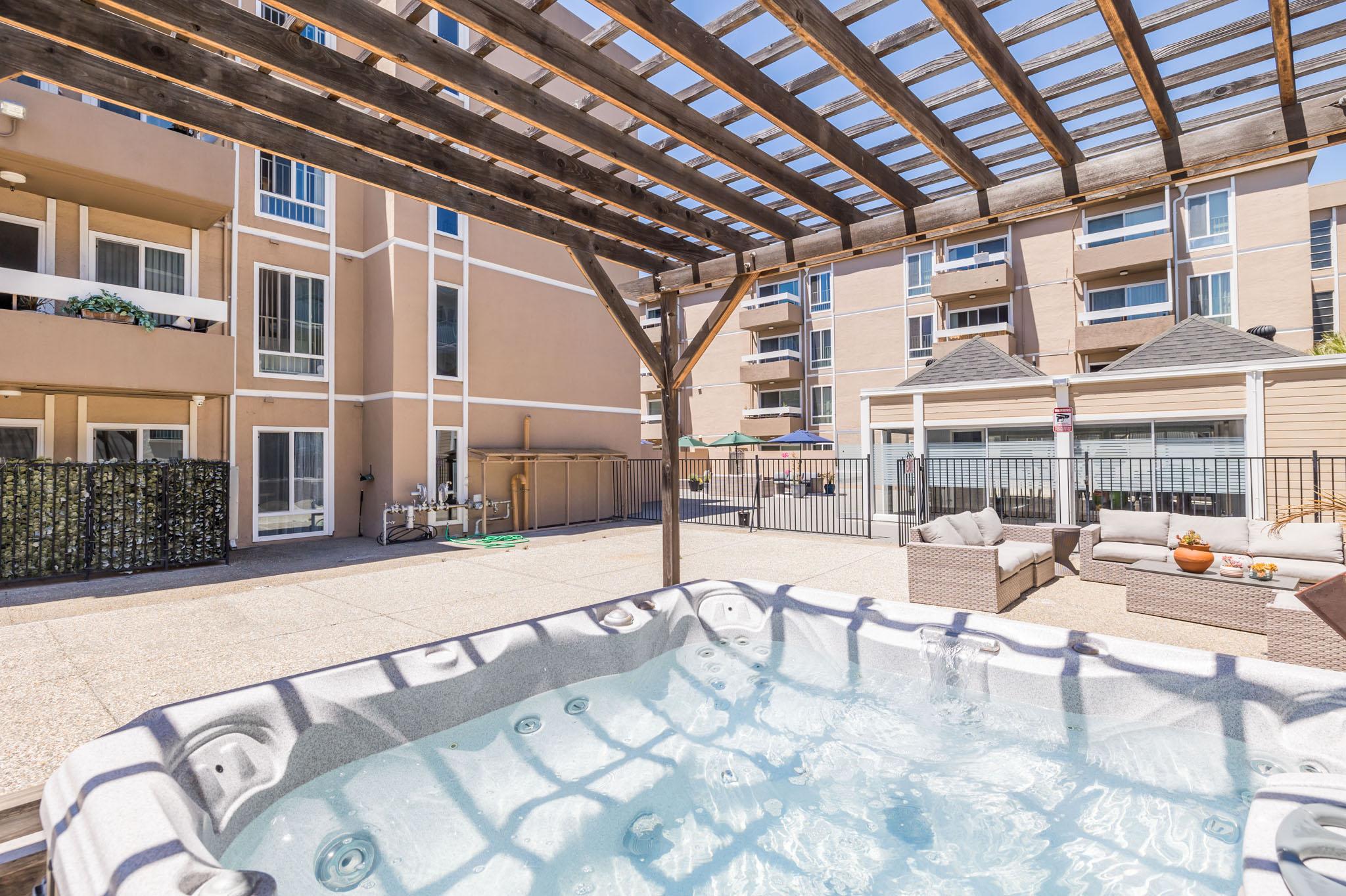 257 Vernon Apartments – photo 3