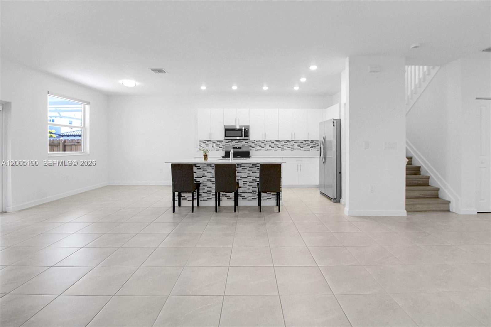 879 Southeast 26th Terrace – photo 3