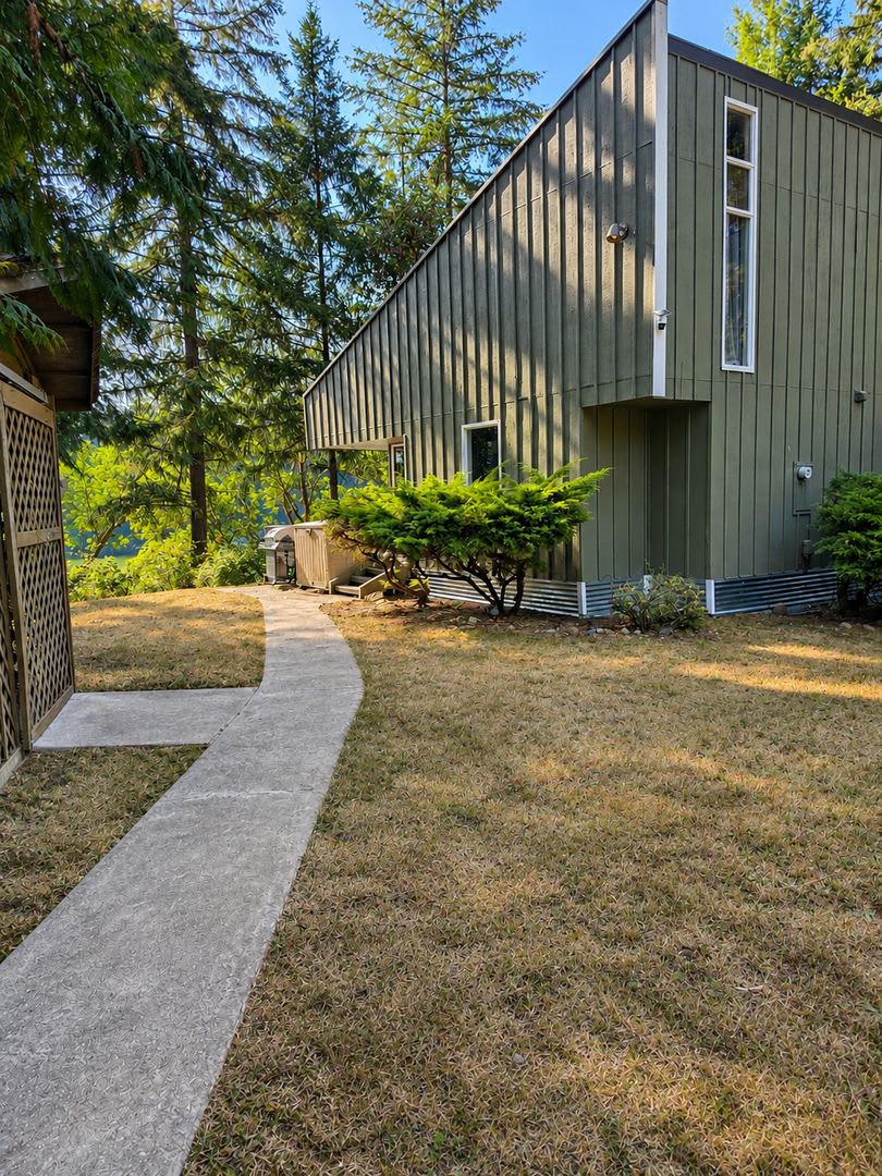 Renovated Clearwood Townhome with Lake Views – photo 2