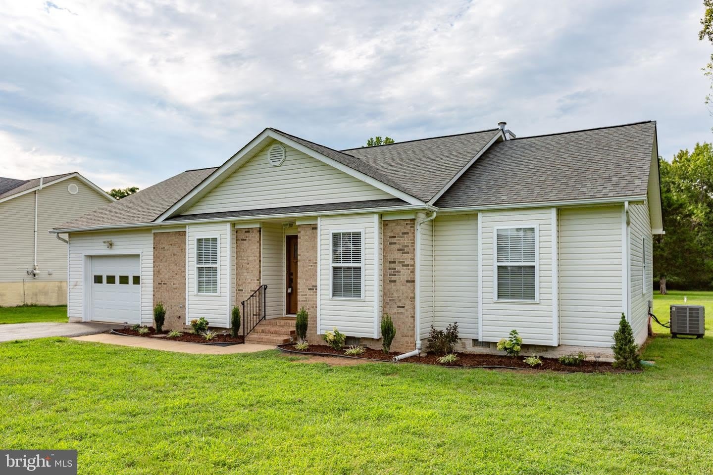 205 OLD LANDING CT – photo 2