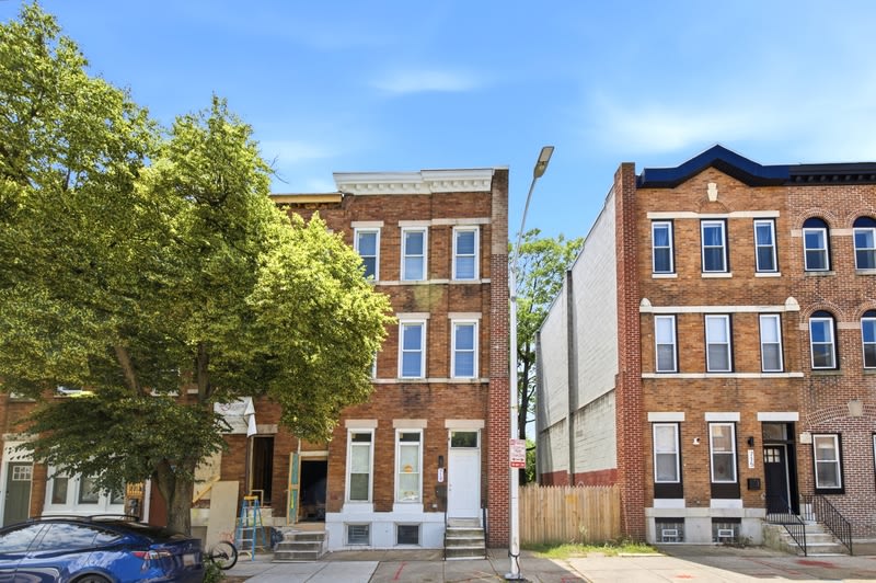 719 East 20th Street – photo 1