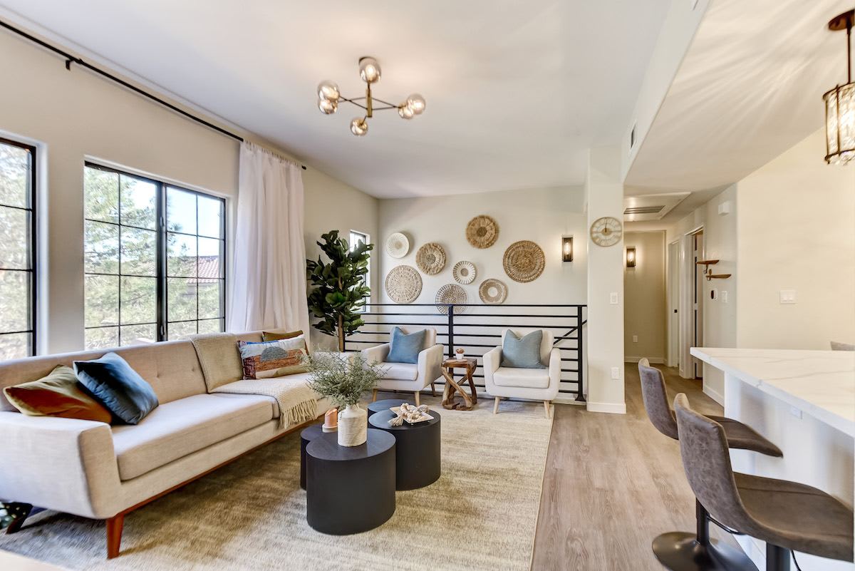 2071 Hussium Hills Street – photo 1