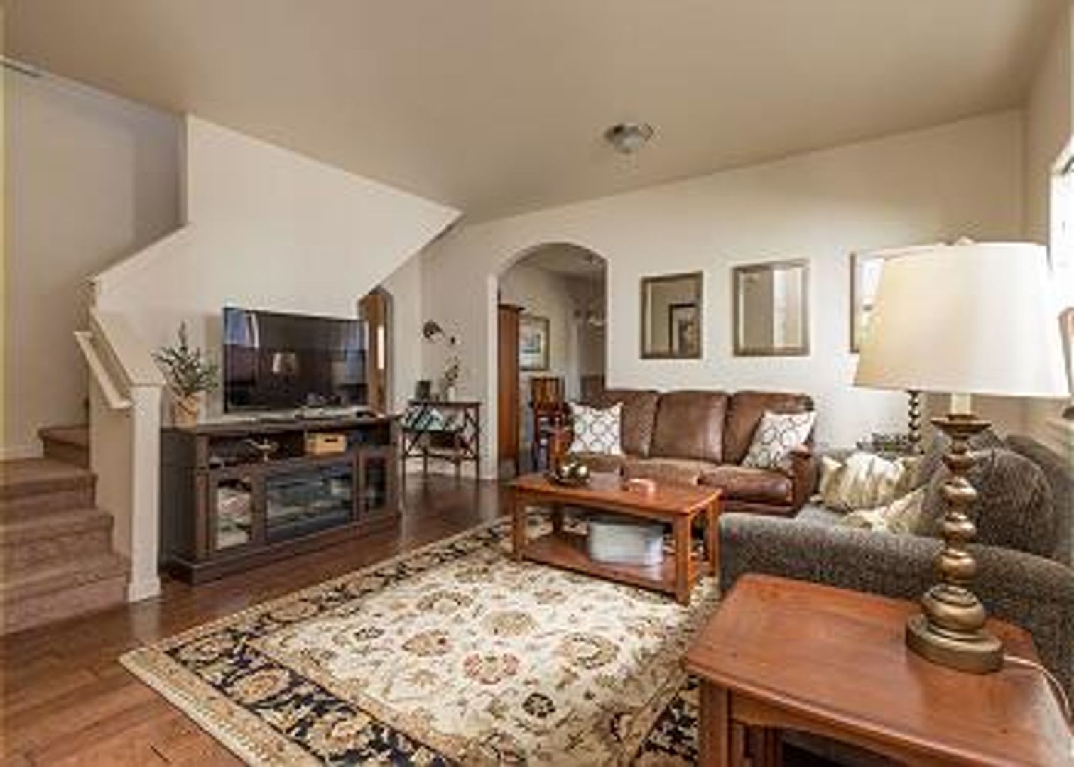Beautifully Furnished Monthly Rental Home Within Walking Distance To Deschutes River Trail A Great Location – photo 2