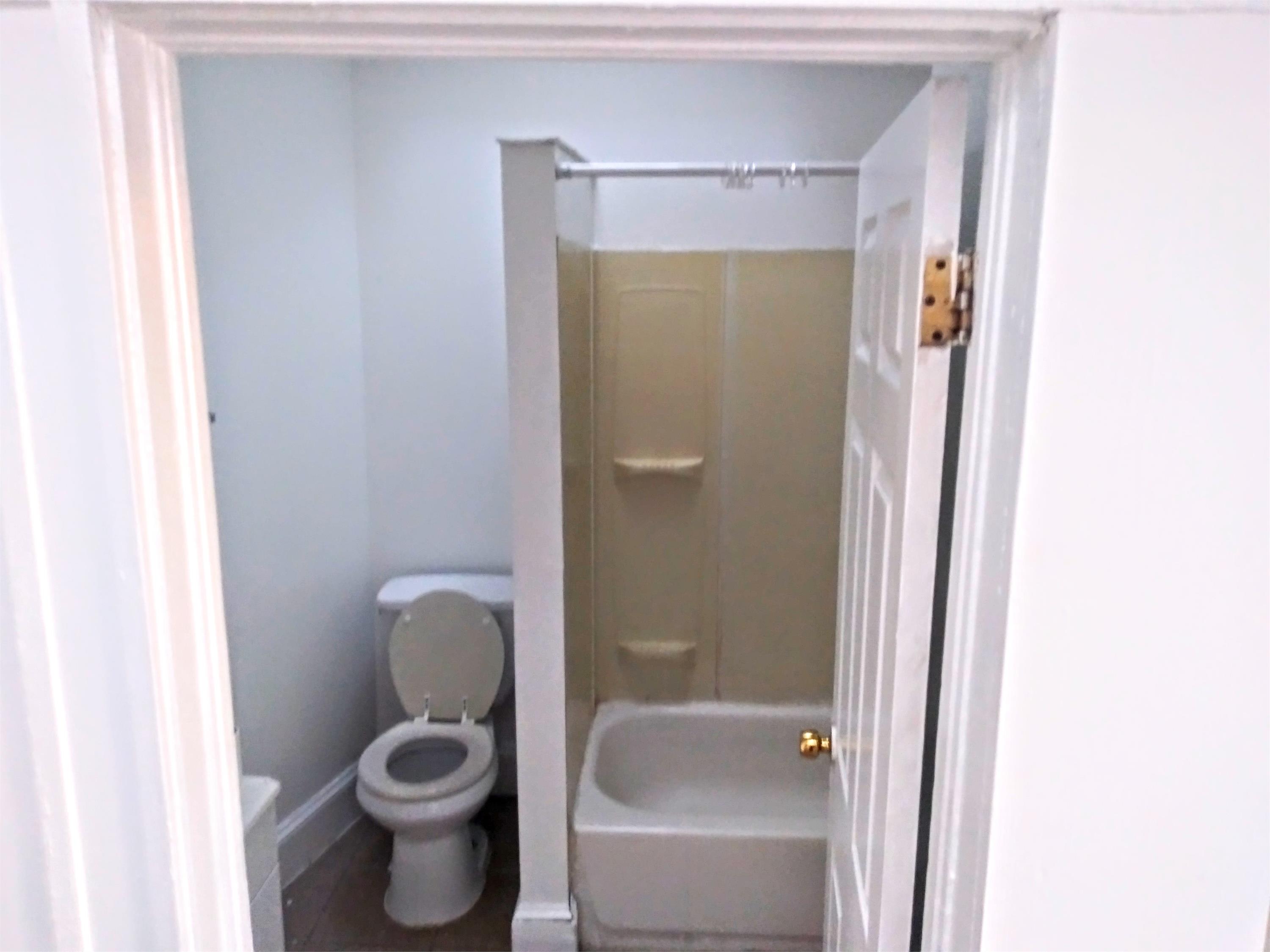 663 DUMBARTON AVE. – photo 4