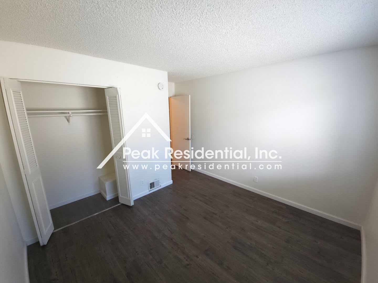 Spacious 2Bd 1Ba Sacramento Fourplex – photo 1