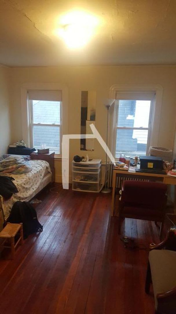 Beautiful 3 Bed/ 1 Bath Available 9/1/26 – photo 2