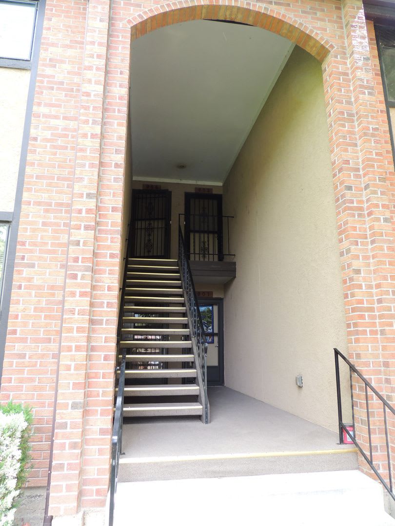 Upper level 2 bed 2 bath Condo – photo 3