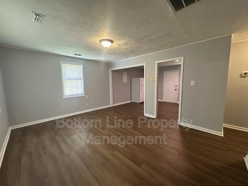 1261 Thelbert Dr – photo 3