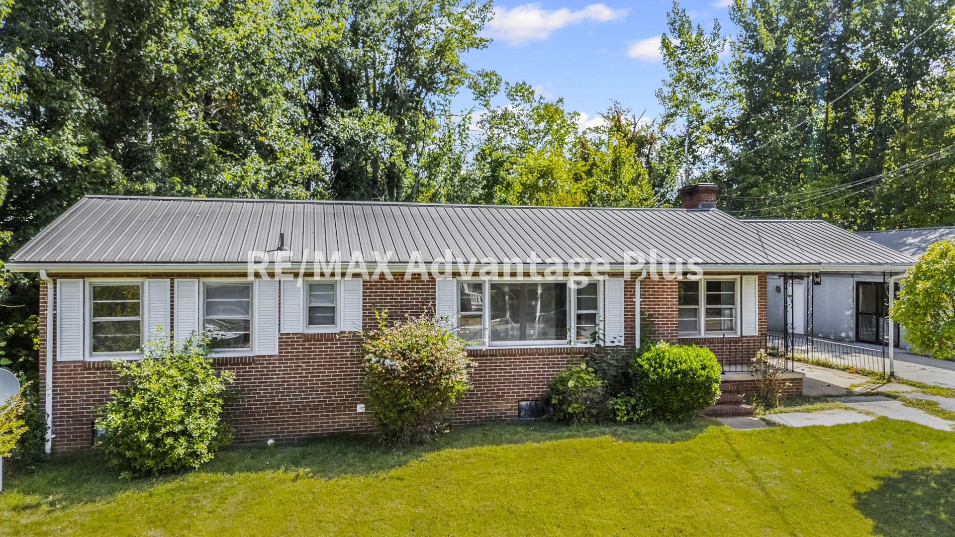 2-Bedroom Home with Full Basement! – photo 3