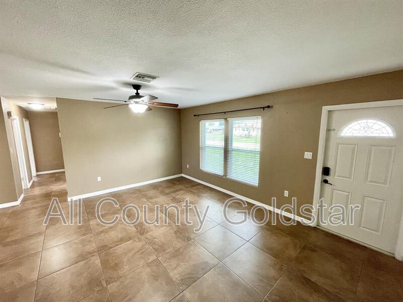 472 Ridgewood St – photo 1