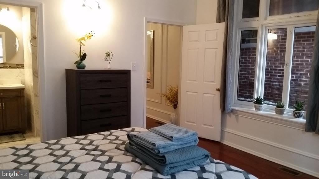 2034 Delancey Pl – photo 5