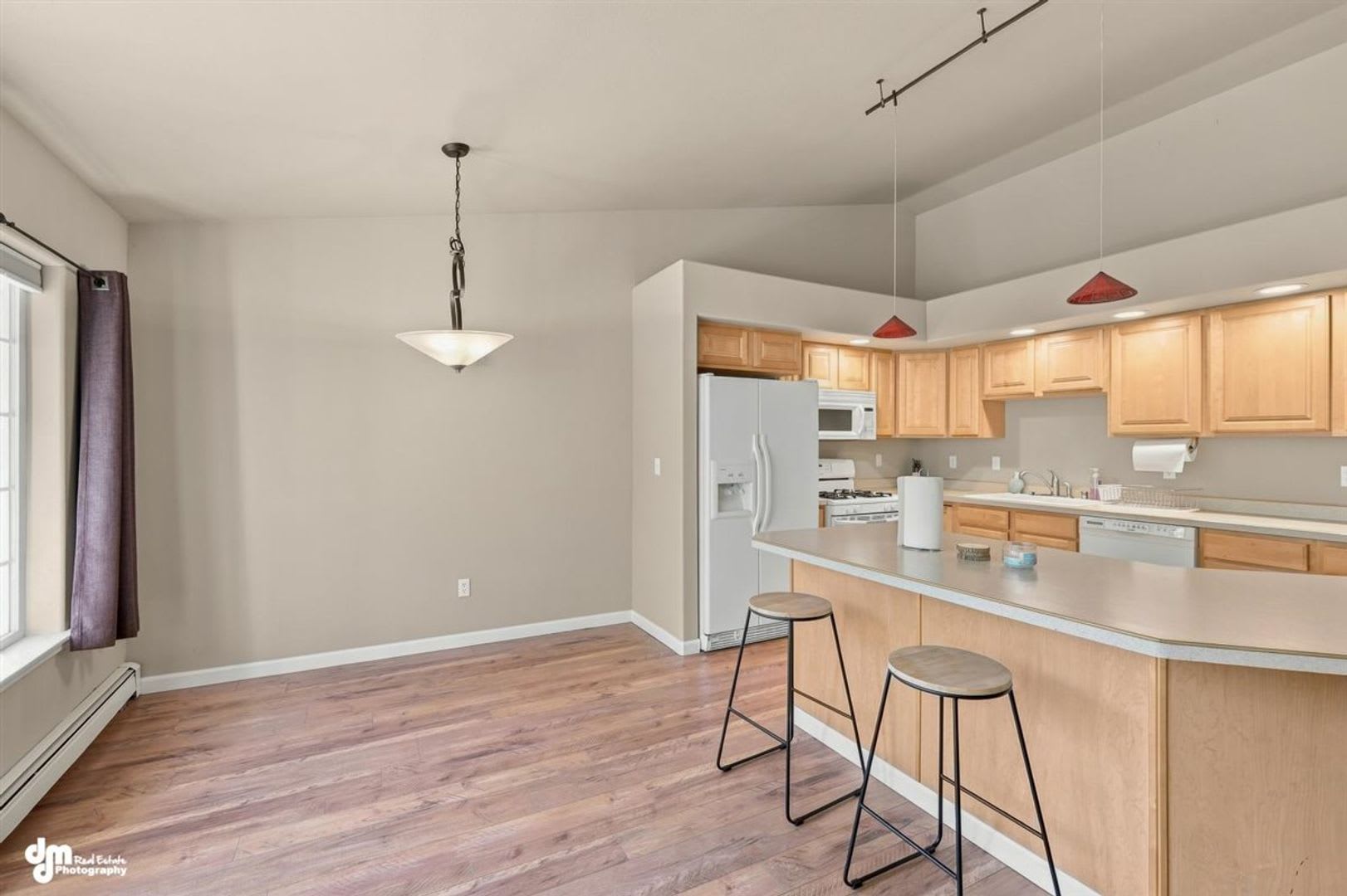 Centrally located Wasilla townhome! – photo 5