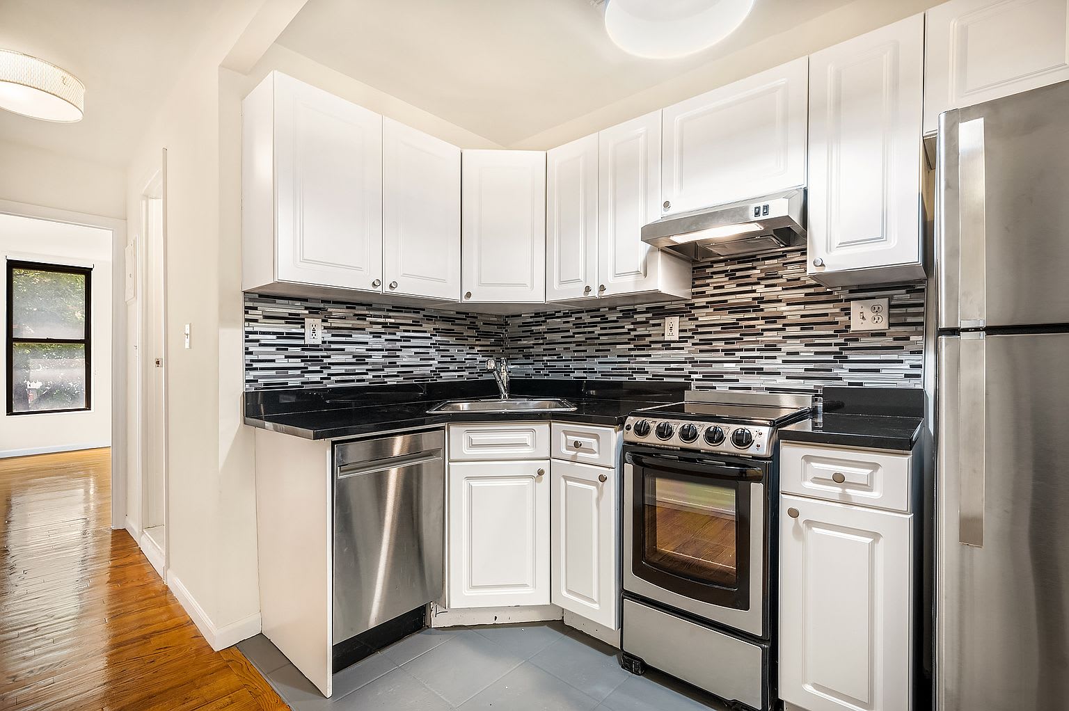 250 Elizabeth St Apt 2 – photo 5