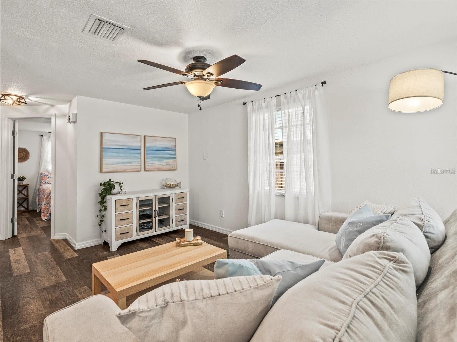 3138 W VARN Avenue – photo 5