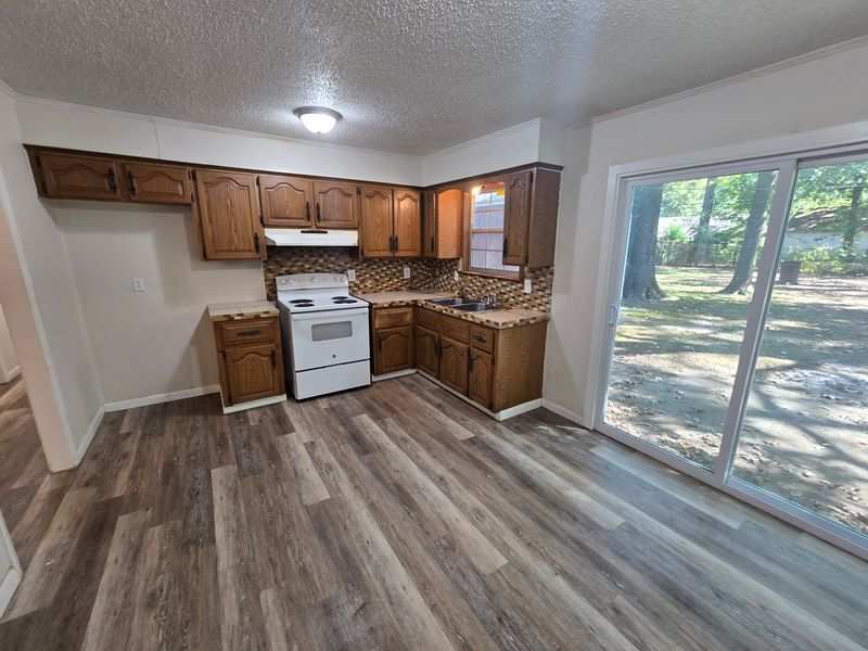 9615 Comstock Rd – photo 5