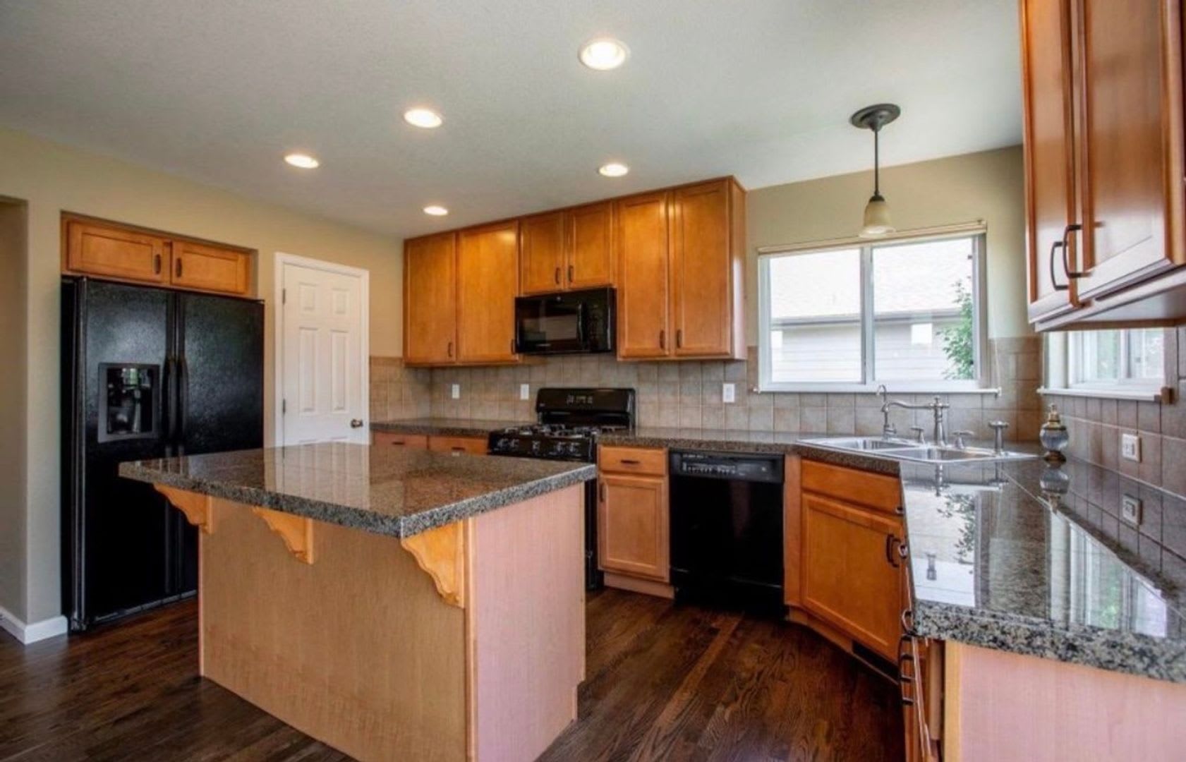 Spacious 4BR House in Loveland – photo 4