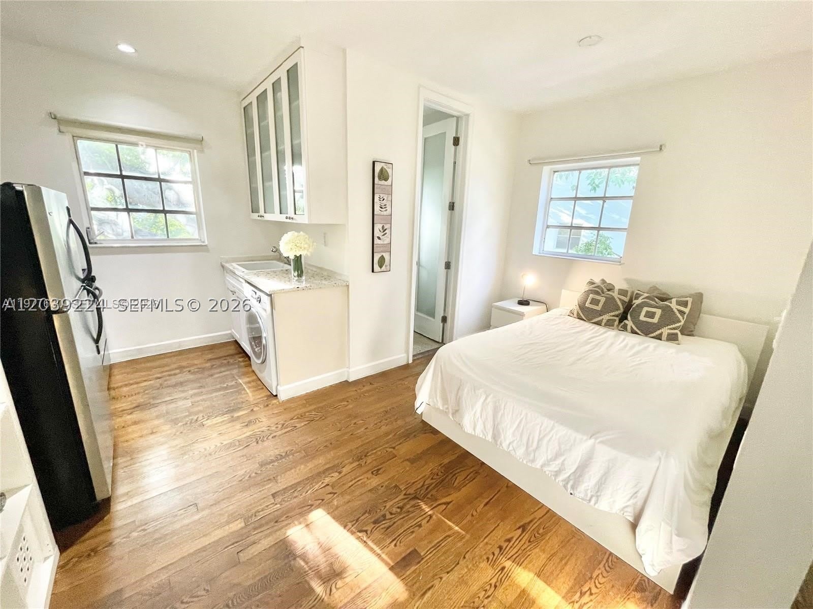 439 15th St – photo 3