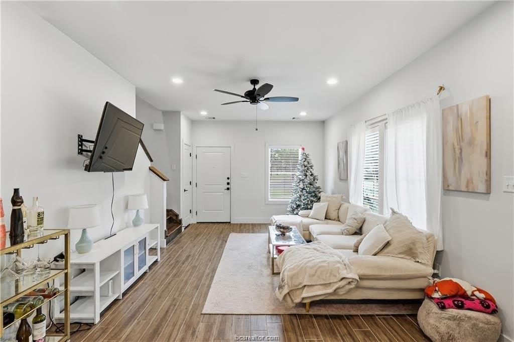 606 Banks Street – photo 4