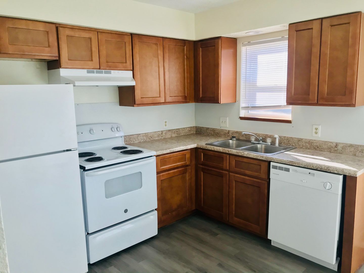 2 Bedroom 1.5 bathroom Townhome – photo 5