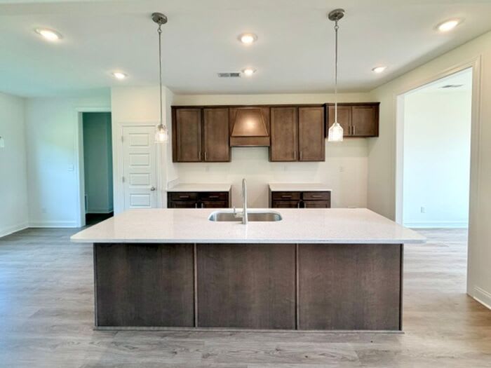 7422 Newbury Drive – photo 4