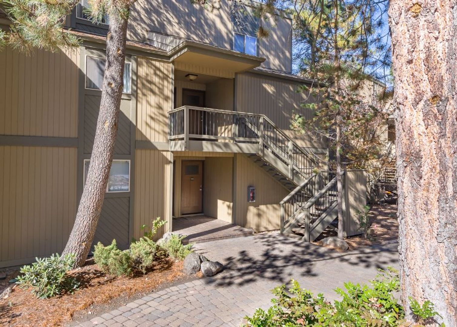 Mt. Bachelor Village Condo #207 – photo 1