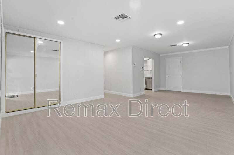319 S Congress Avenue – photo 4