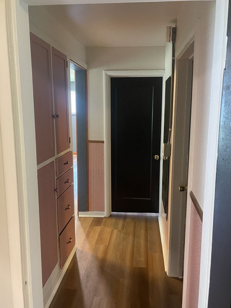 Limited-Time Offer: $25 Application Fee, Apply Today! Updated 8 Bedroom Home for Rent! – photo 5