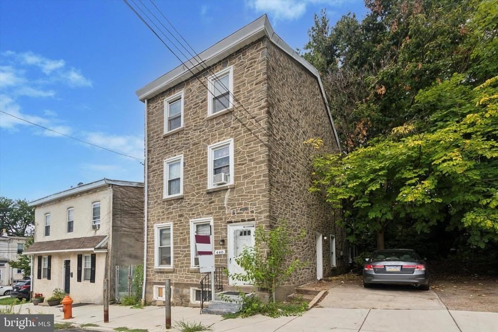 448 KRAMS AVENUE – photo 1