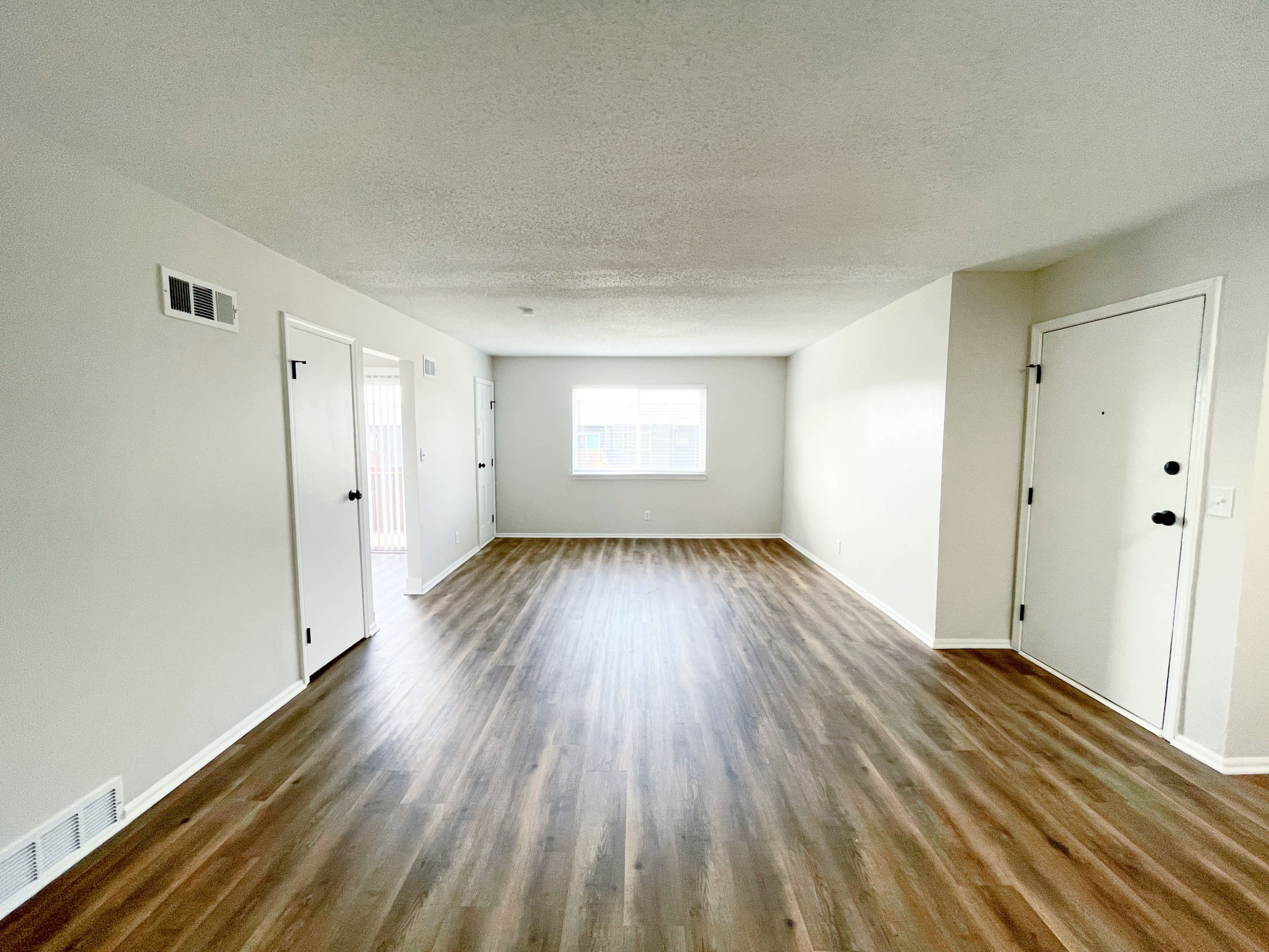 87th Street Apartments – photo 3