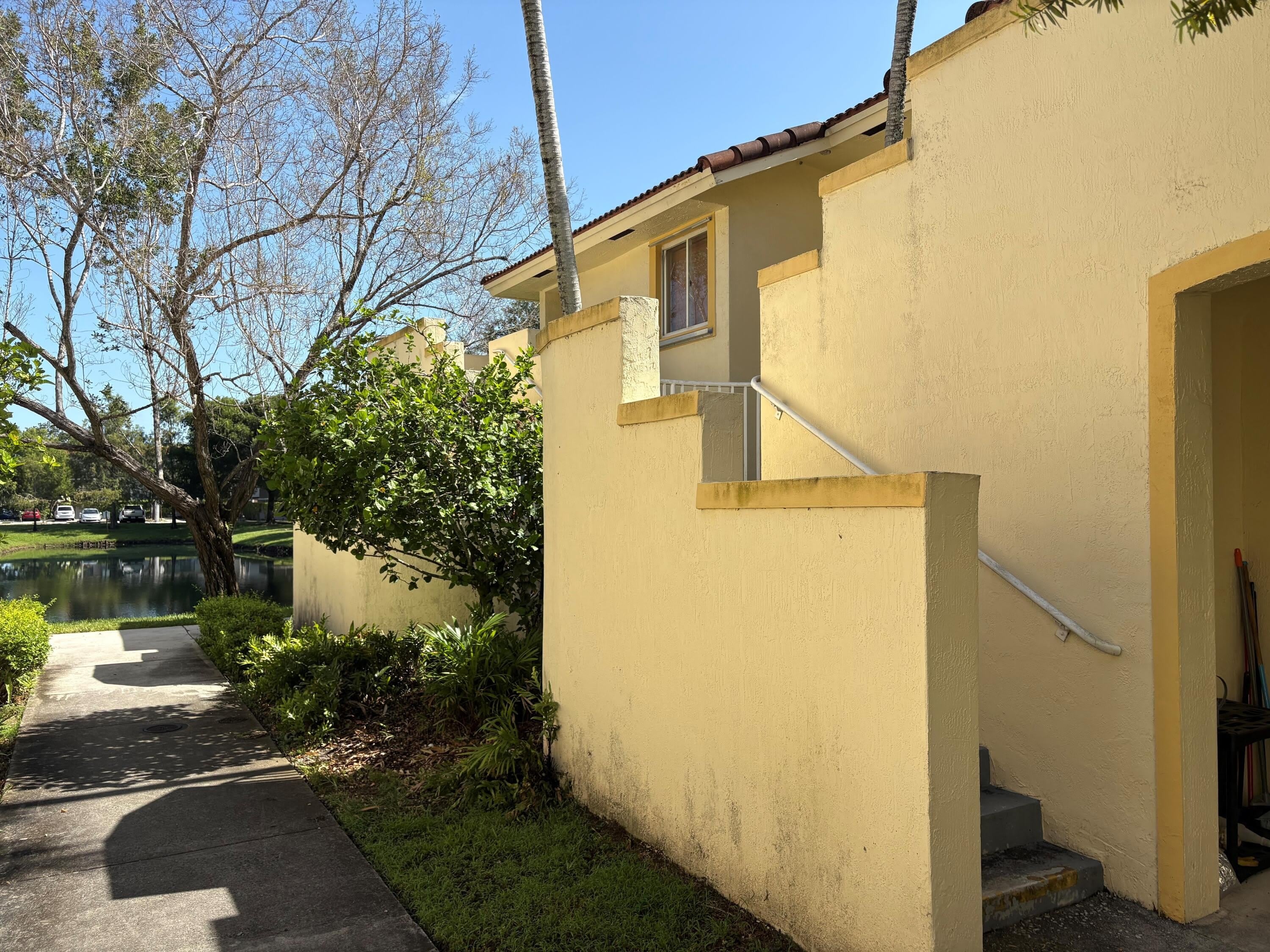 6235 SW 47TH Manor – photo 1