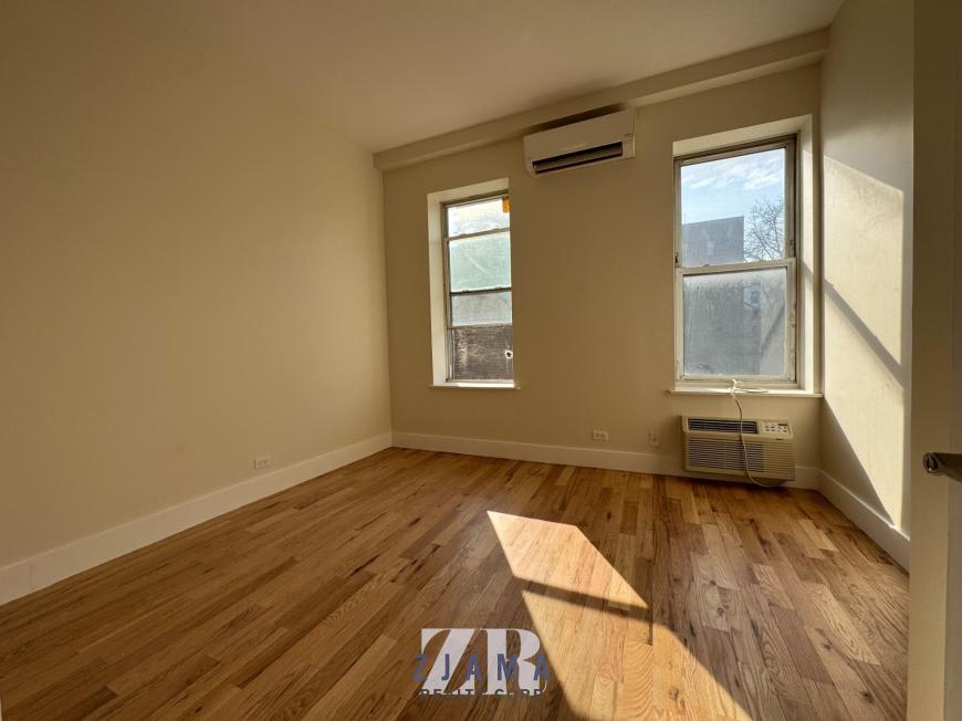 735 Rogers Avenue – photo 4