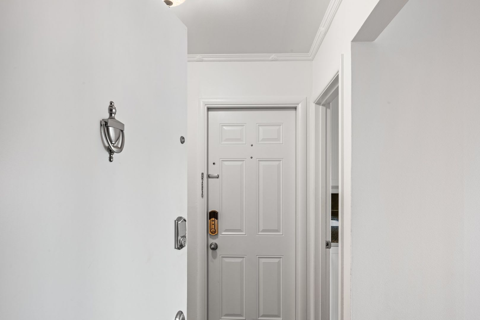 Stunning Pet Friendly Edwardian 2Br Remodel In Prime Location – photo 5