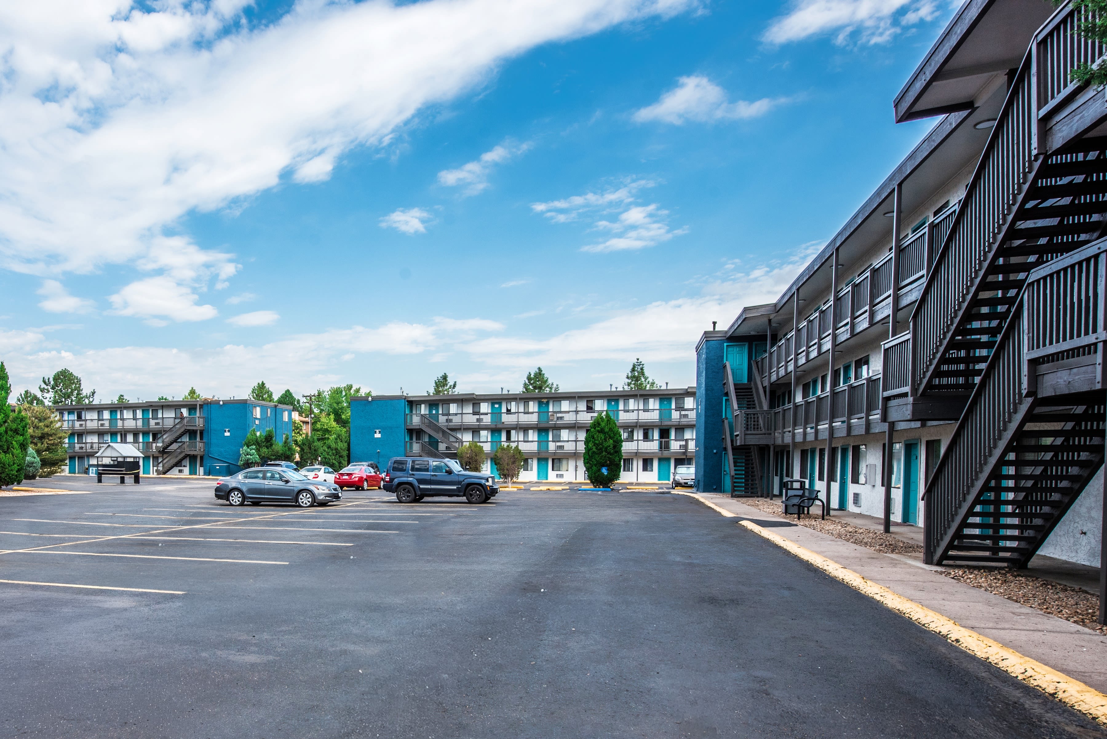 Parkwood Plaza – photo 2