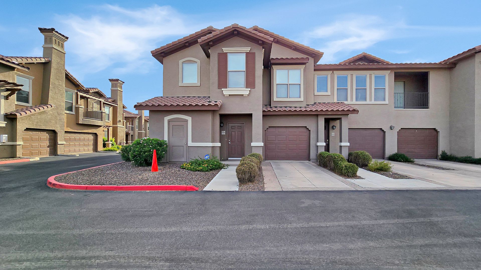 Litchfield Park Condo With Pool Gym 2 Car Garage – photo 2