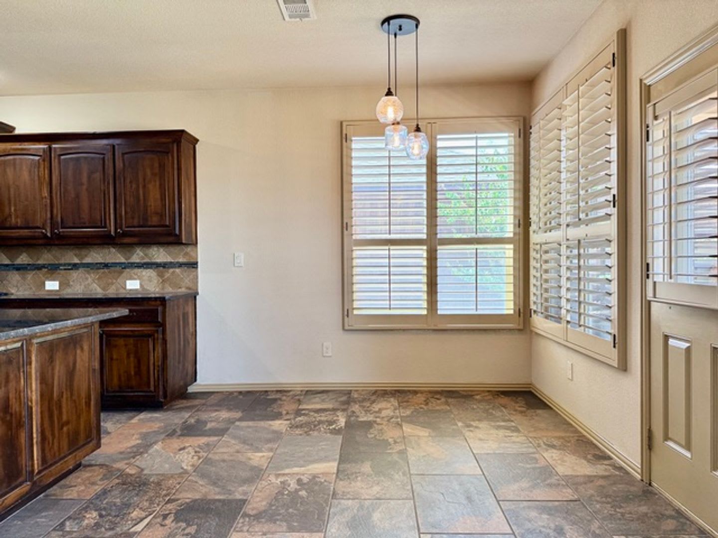 House For Rent – photo 4