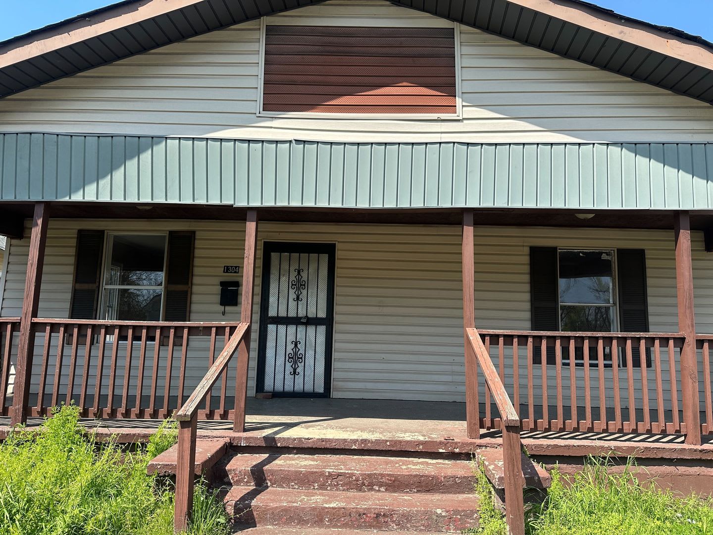 Charming 3-Bedroom, 1-Bathroom Home with Fenced Yard – photo 2
