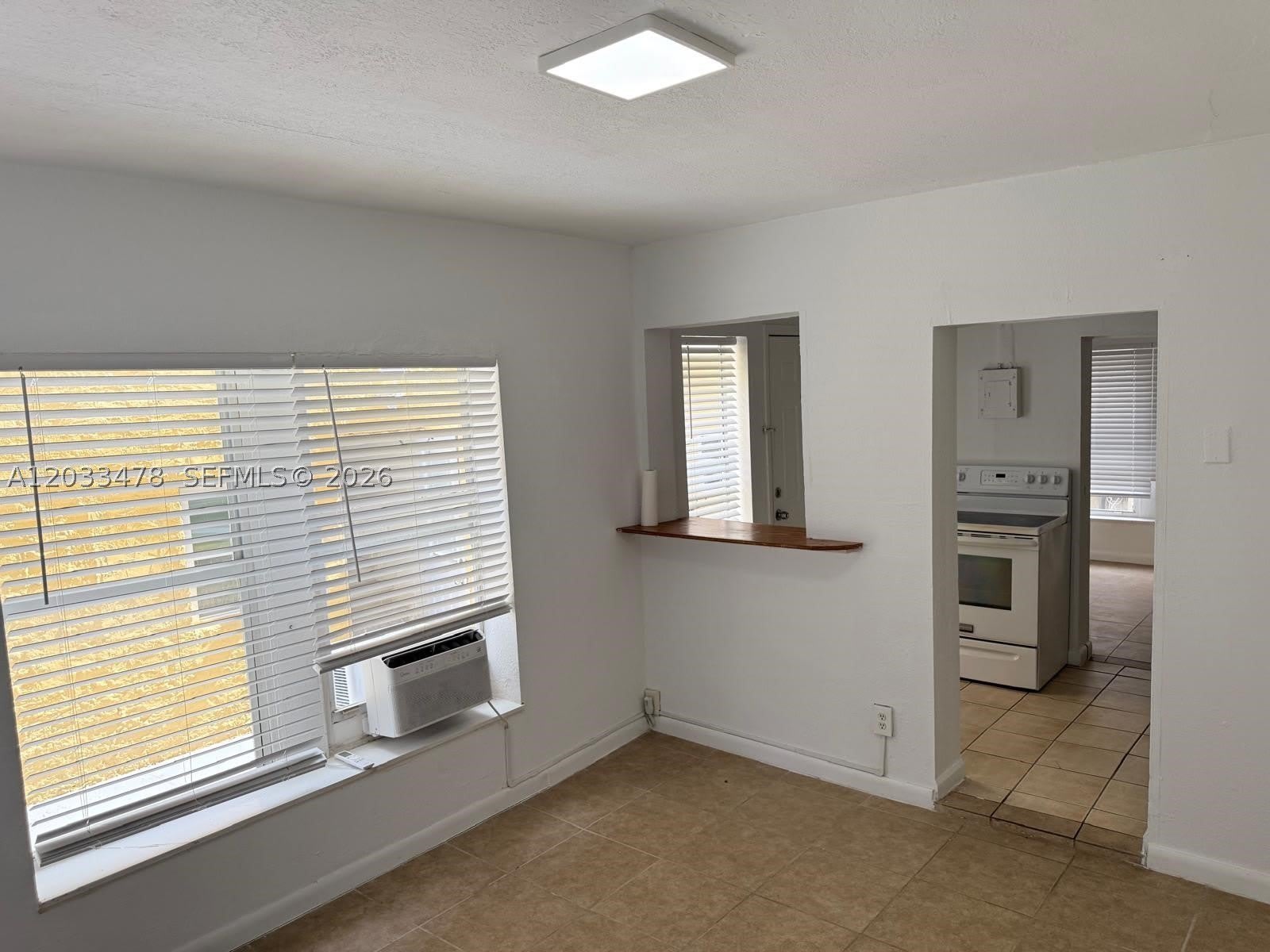 1612 Harrison St – photo 3