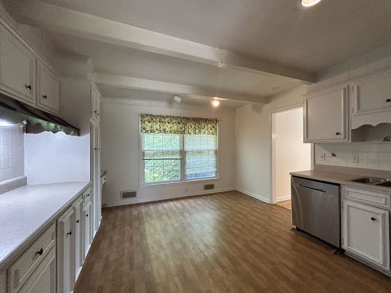 11719 Wyandotte Street – photo 5