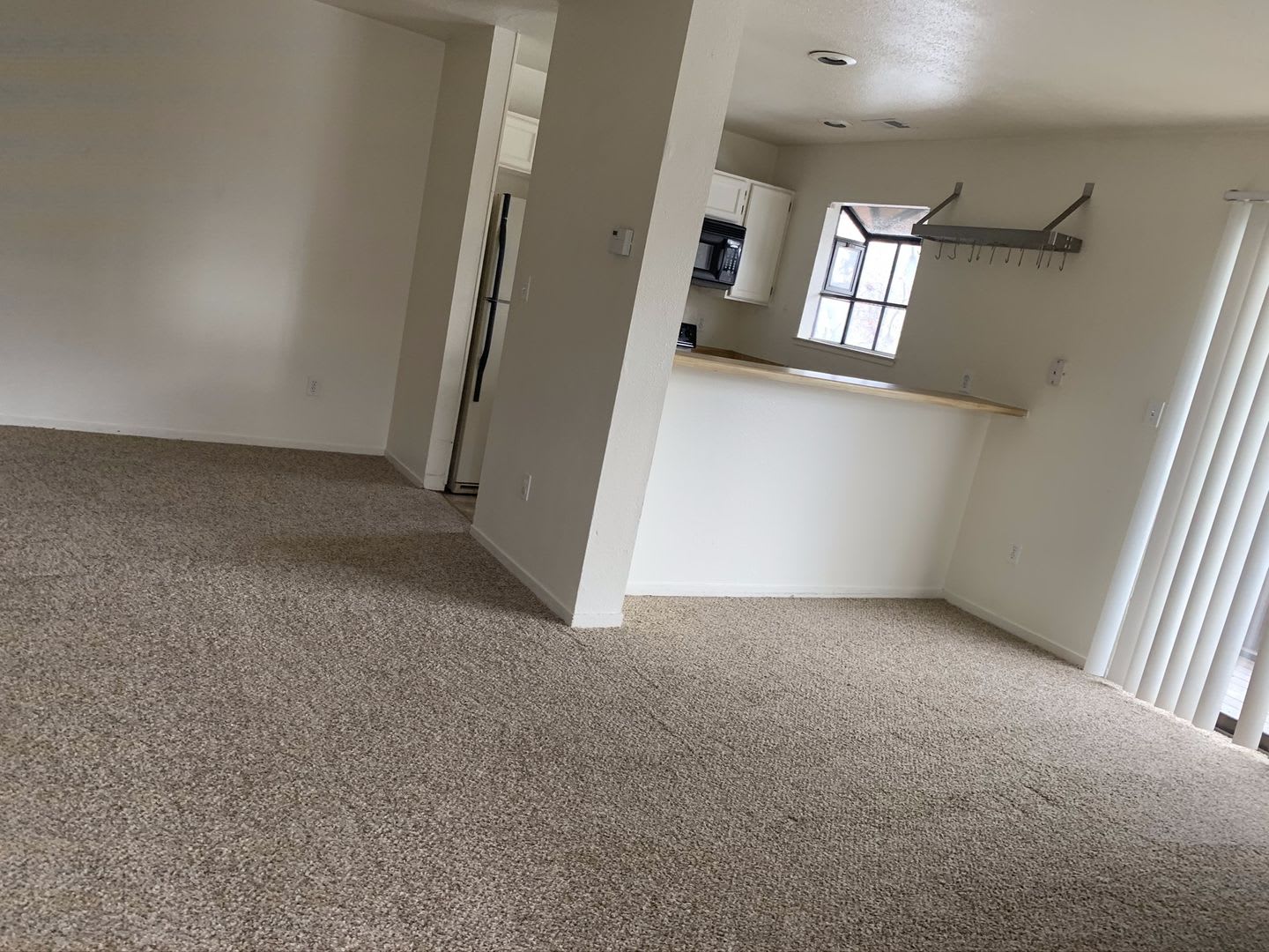 COMING SOON! Spacious Reno condo! Balcony, pool & more!!! – photo 4