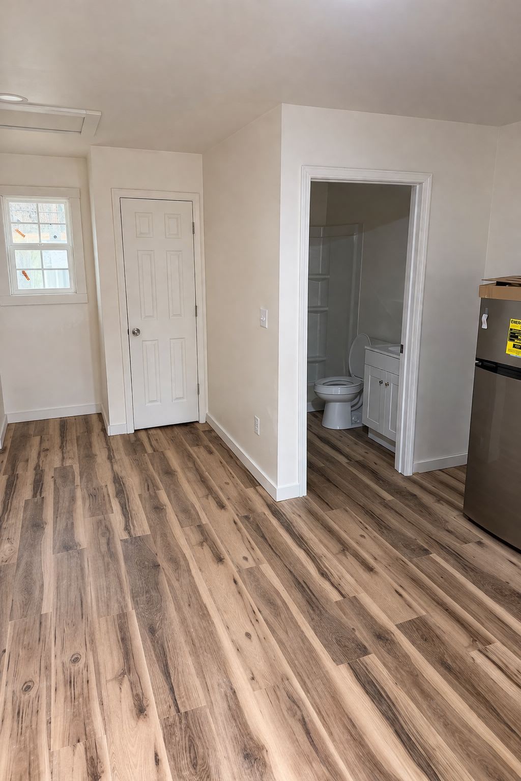 1048 Bryan Dr – photo 4