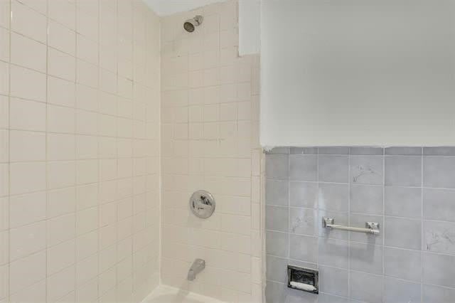 17 HANCOCK AVE – photo 2