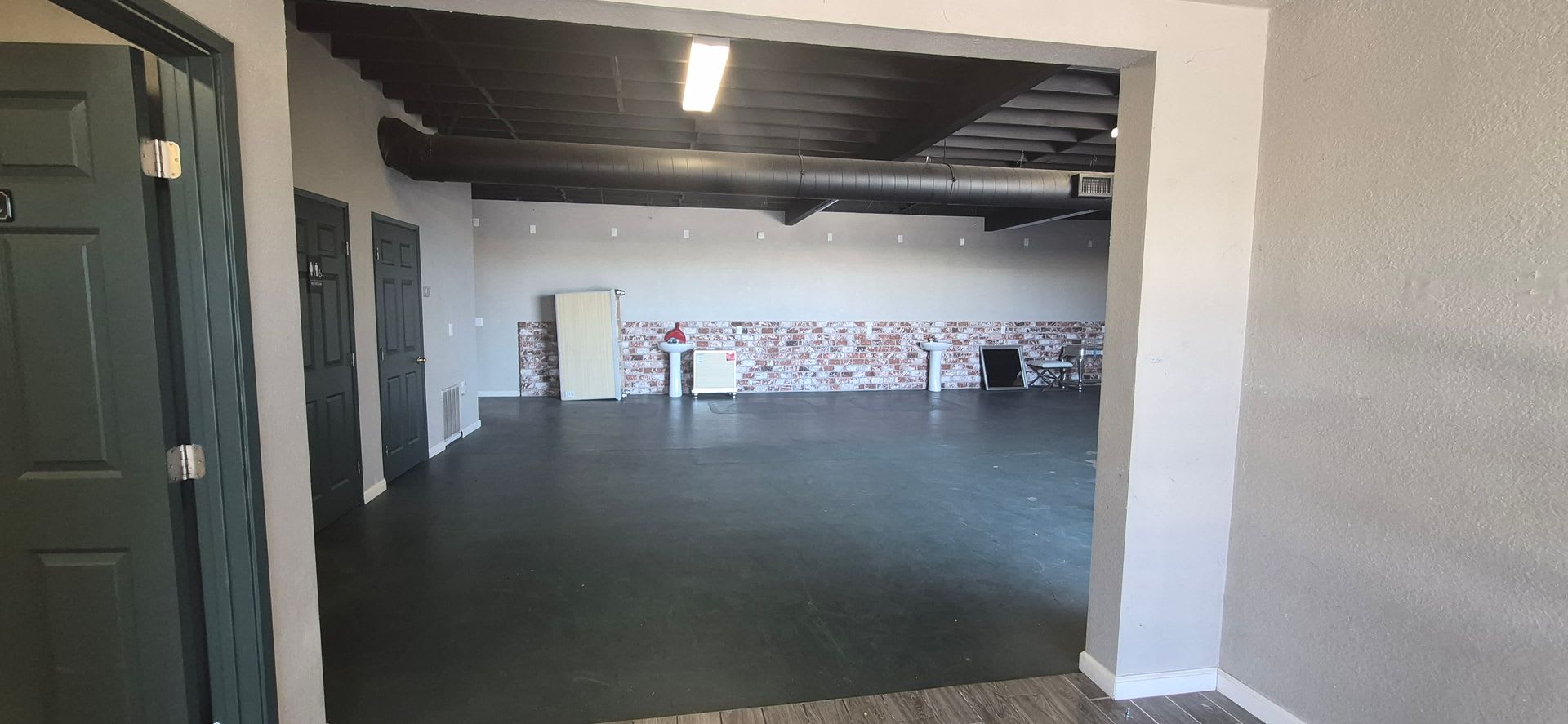 Commercial Property with a Condo Like Space on the 2nd Floor – photo 4