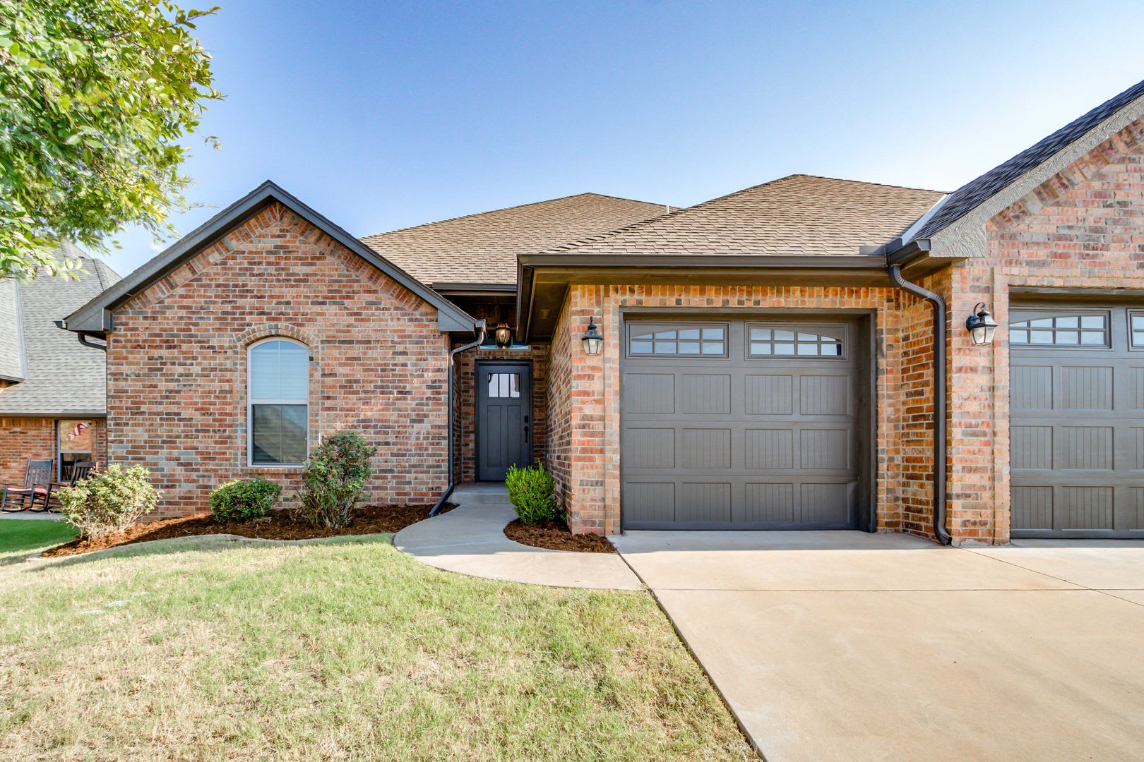 Move In Special 3 Bedroom 2 Bath 3 Car Garage Edmond – photo 2